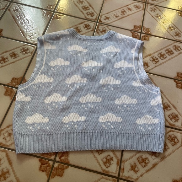 NWOT Cloud Knit Vest - Picture 2 of 4